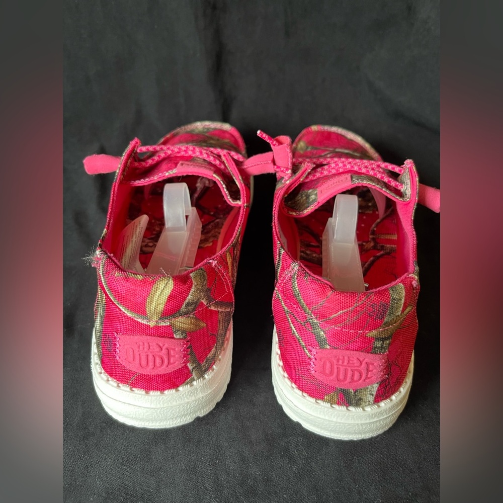 HEYDUDE Women's Wendy Realtree Edge slip-on loafer in Taffy Pink Sz 10 New - Picture 4 of 10